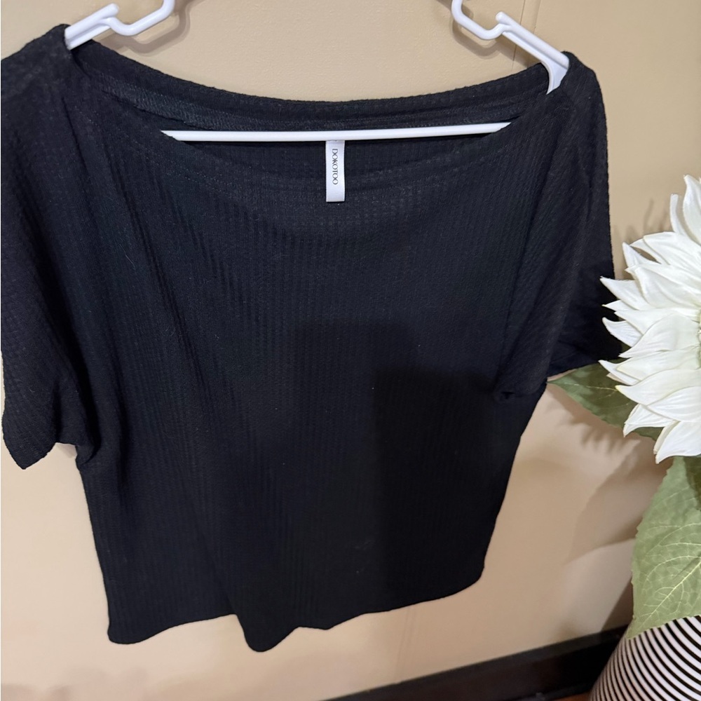 Ribbed Black Short Sleeve Women's Tee